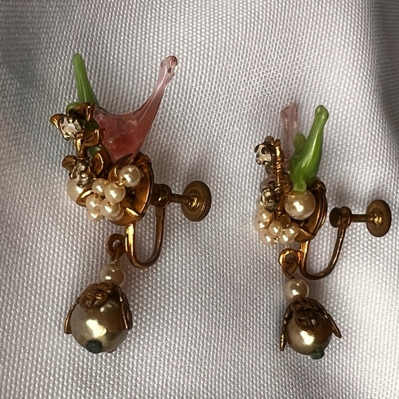 Vintage Rare Early Miriam Haskell Robert Brass Filigree glass leaf Earrings Set - Picture 17 of 17